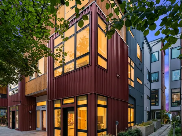 3215 California Avenue SW #A, Seattle, WA 98116