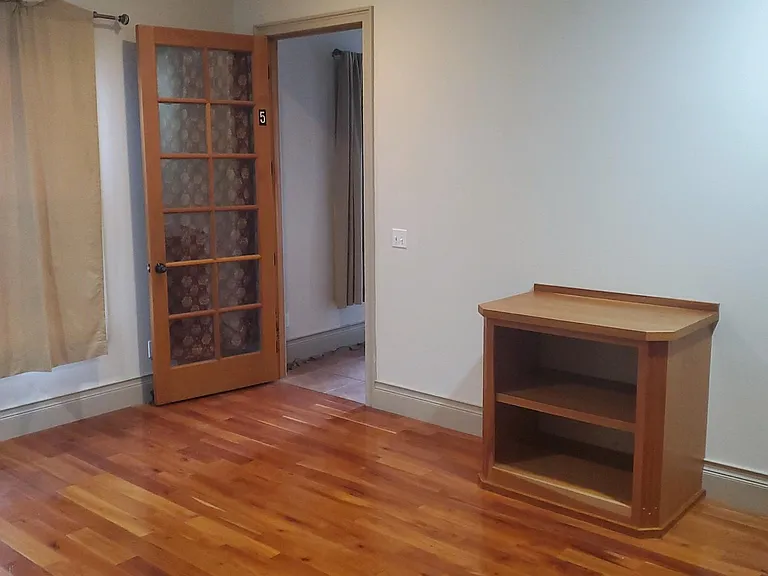 327 E Birch St #5 — Photo 2