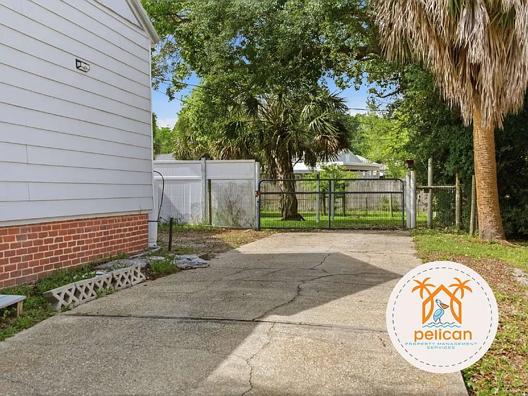 116 SE Gilliland Rd — Photo 32