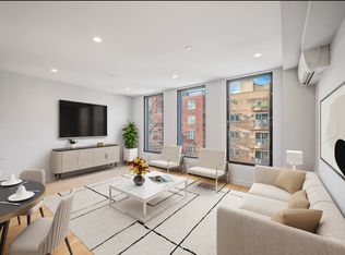 30-61 38th St #3R, Astoria, NY 11103