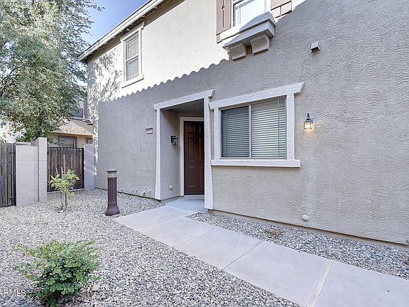 2nd image of 2823 E DARROW Street #10