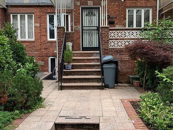 3rd image of 4575 Bedford Ave