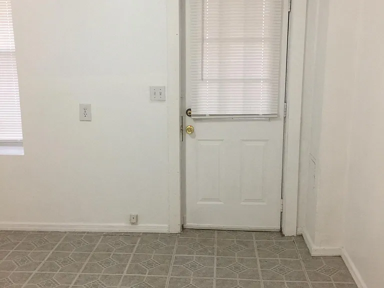 1156 5th St NE — Photo 6