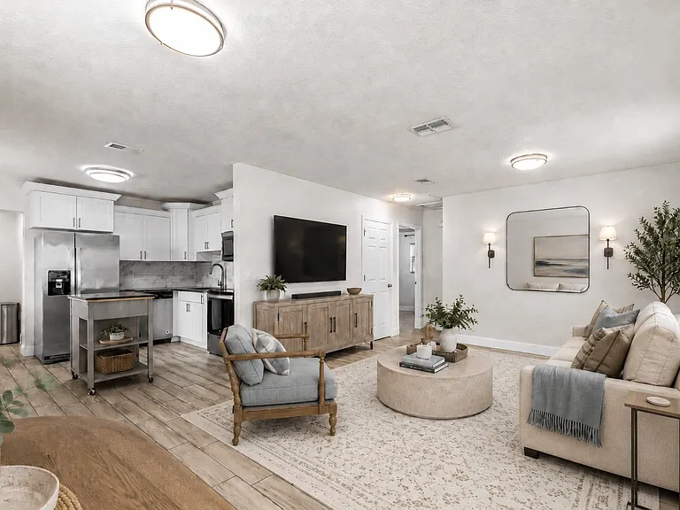 3605 W Iowa Ave — Photo 5