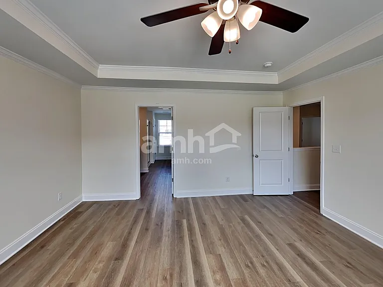 5319 Trust Dr — Photo 13