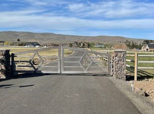 Hollow Creek Ln, Yakima, WA 98908