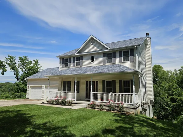 1153 Fenno Dr, Riverdale, IA 52722