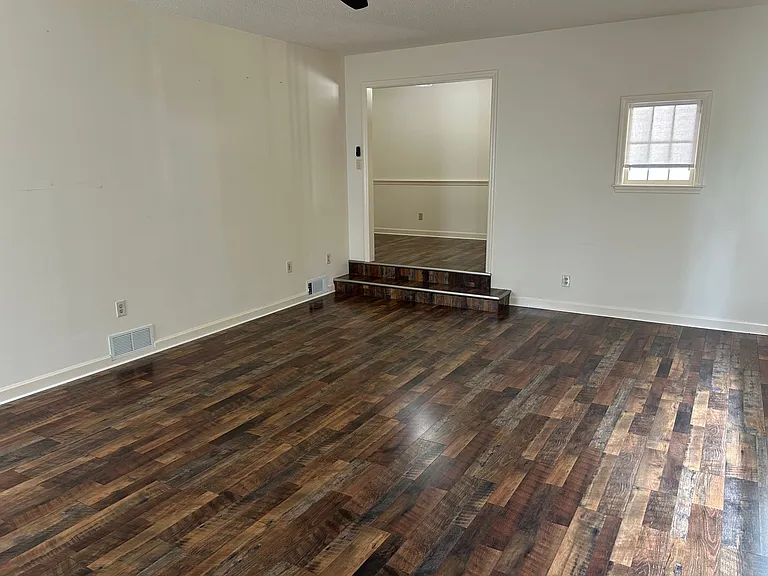 109 Cedar Trails Ct — Photo 11