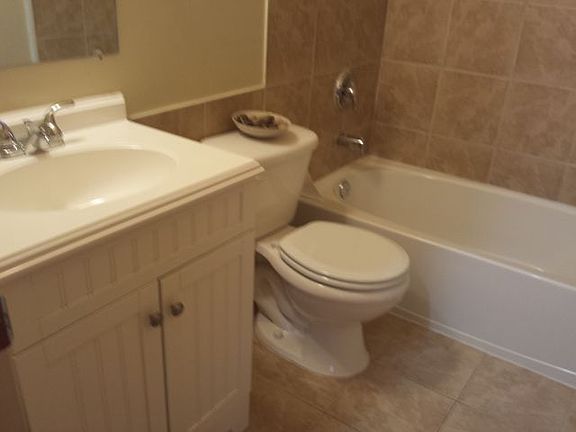 5th image of 924 Avenue B APT A