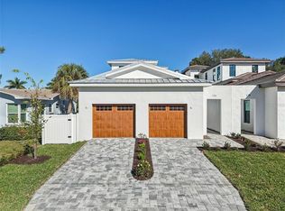 126 Ricardo Way NE, Saint Petersburg, FL 33704