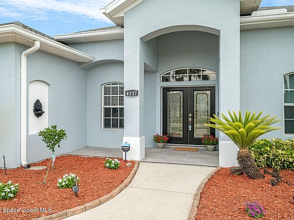 3rd image of 4117 Las Cruces Way