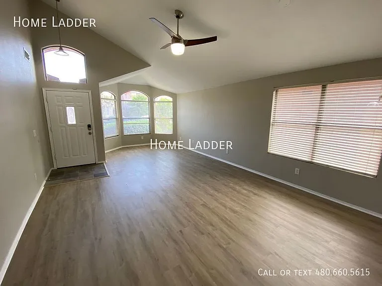 4723 E Weaver Rd — Photo 3