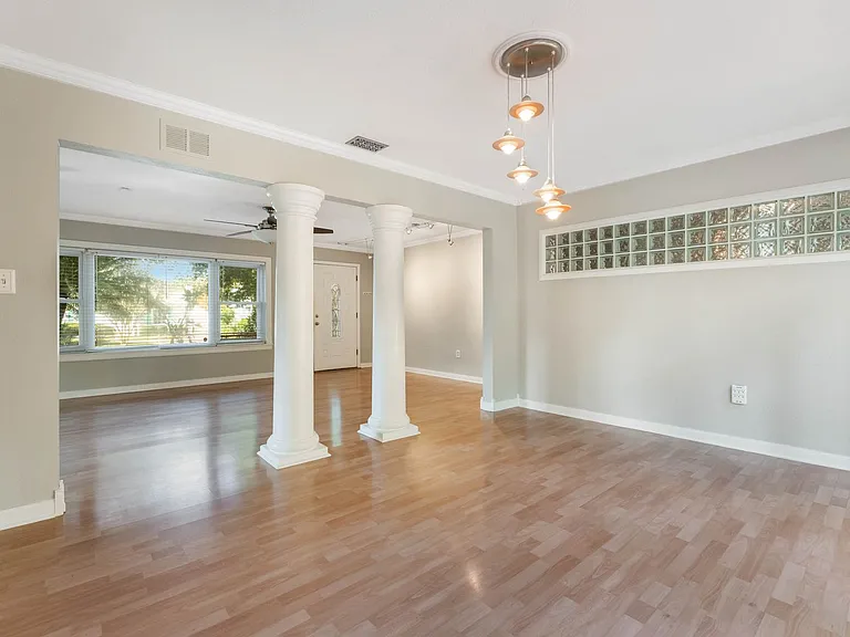 1207 Briercliff Dr — Photo 4
