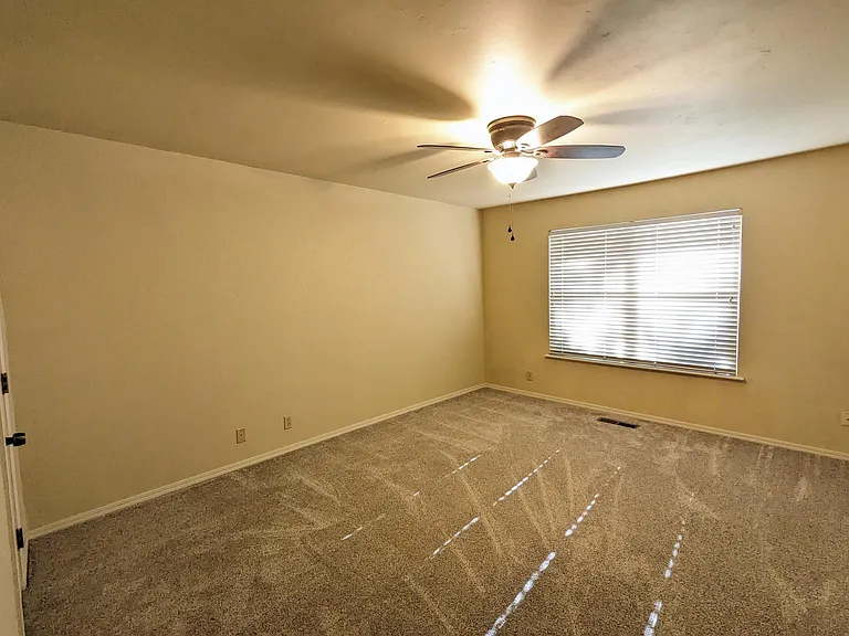 2630 W Washington Pl — Photo 9
