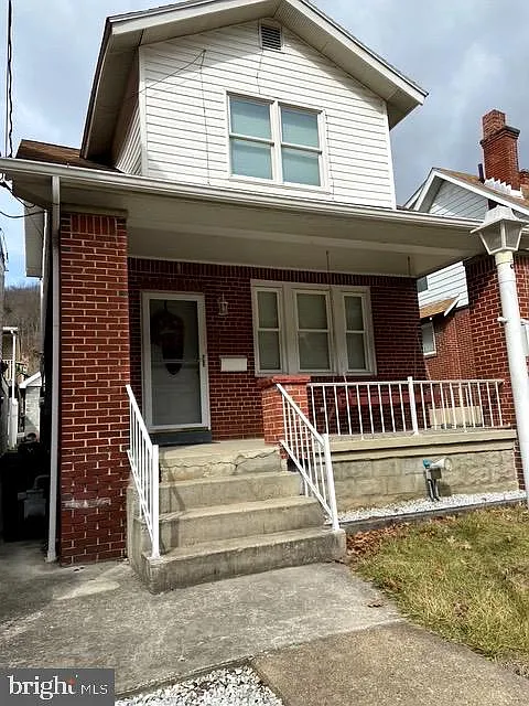 720 Frederick St photo 1