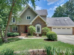 1910 San Fernando Dr, High Point, NC 27265