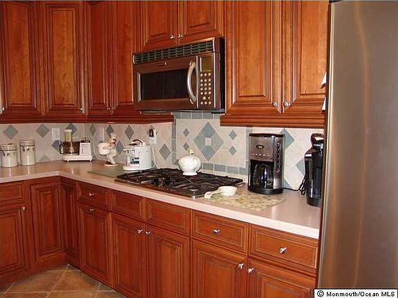 5th image of 106 Stamford Dr