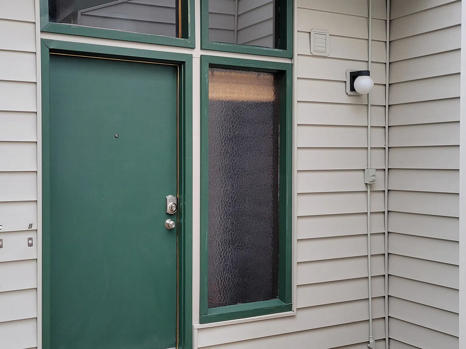 2590 Juniper Ave — Photo 2