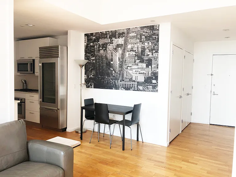 635 W 42nd St #45H — Photo 8