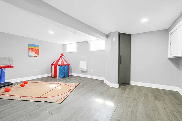 Sold by Mitra Hakimi Realty Group, LLC | media 26