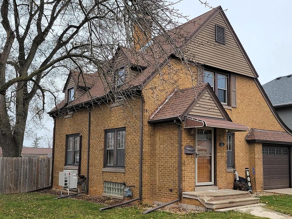 1st image of 208 Bishop AVENUE