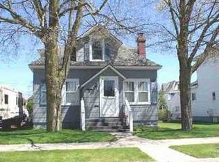 210 N 19th St, Escanaba, MI 49829