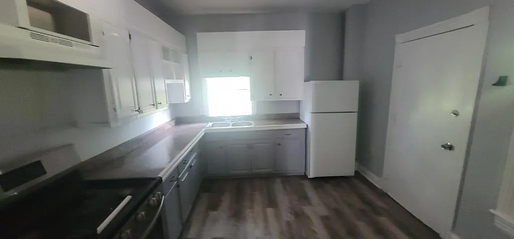 233 Passaic St — Photo 3