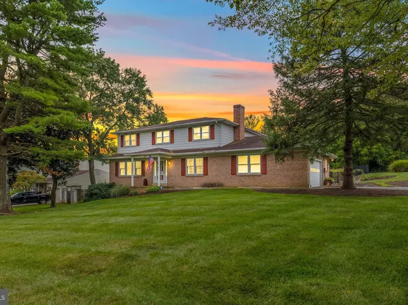 18 Bristol Knoll Rd, Newark, DE 19711