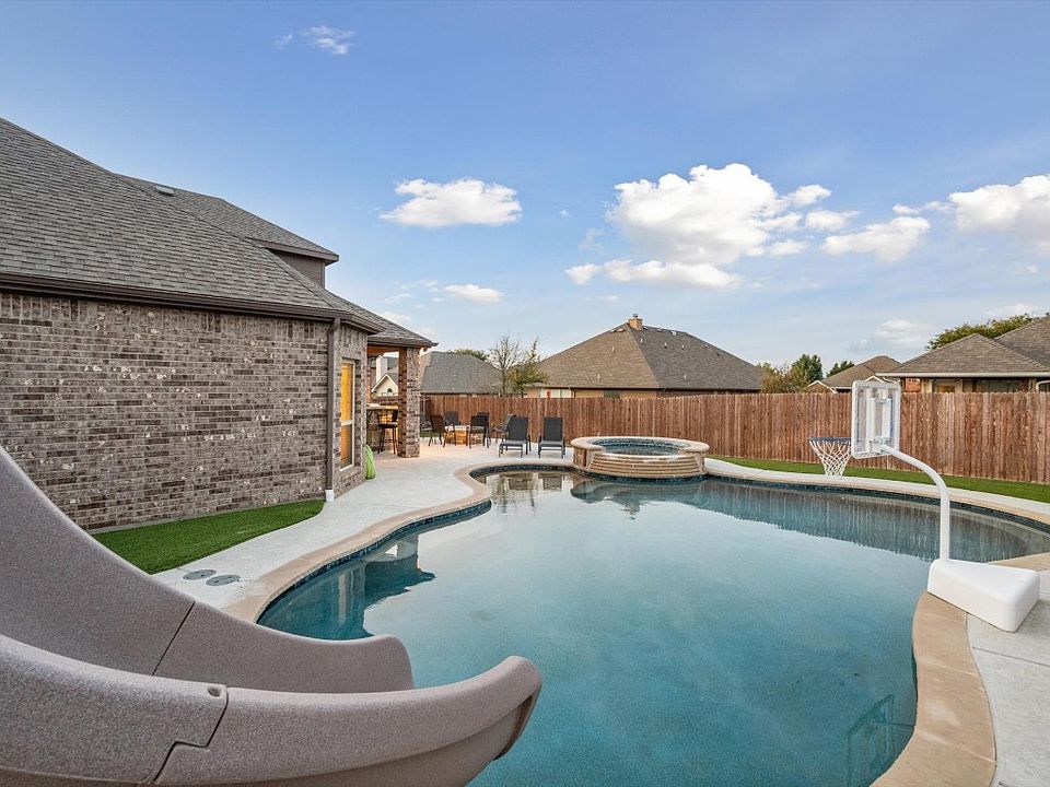 1st image of 254 Brook Meadow Dr