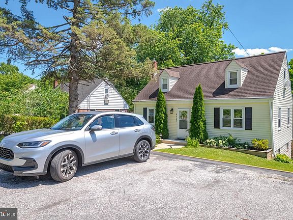 5th image of 411 Warren Rd