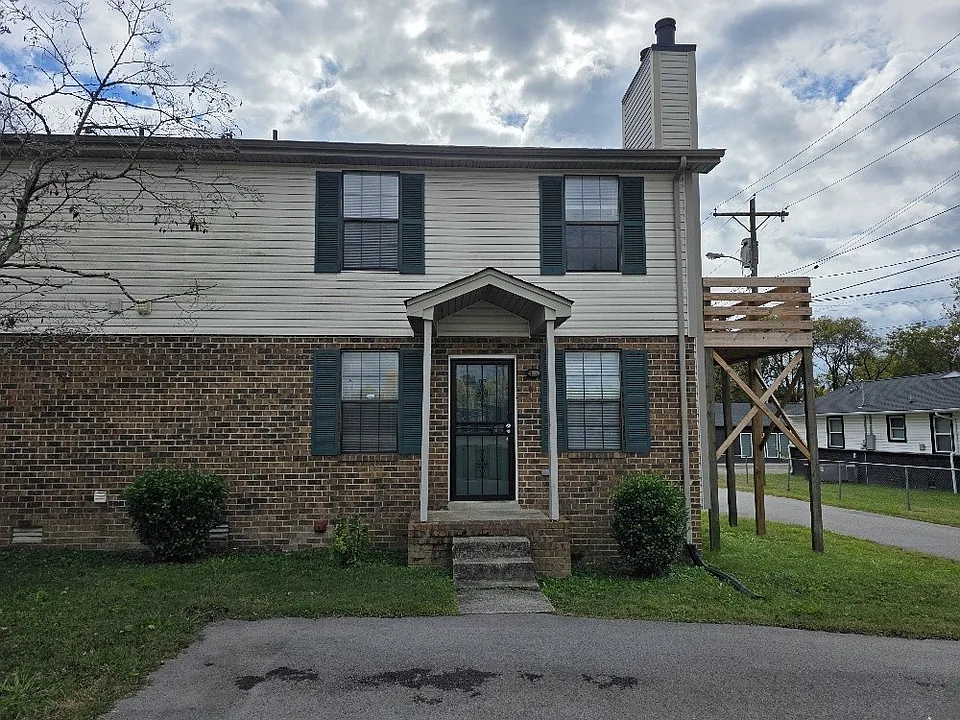 1107 Westchester Dr #D