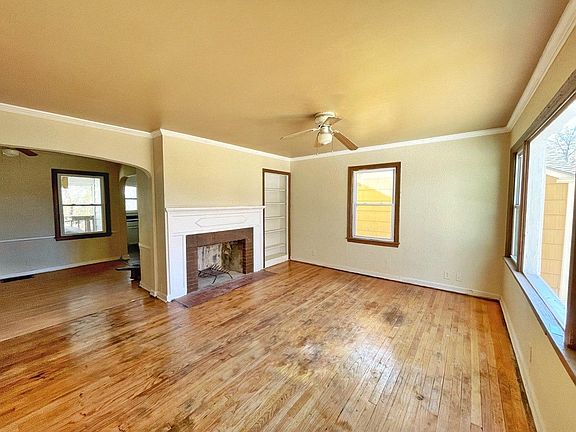 3rd image of 7419 Park Ave