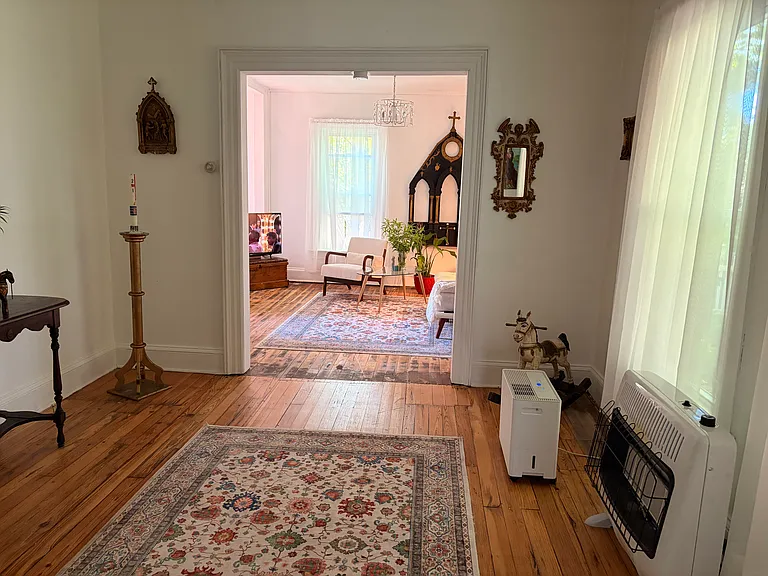 620 E Gansevoort St — Photo 7