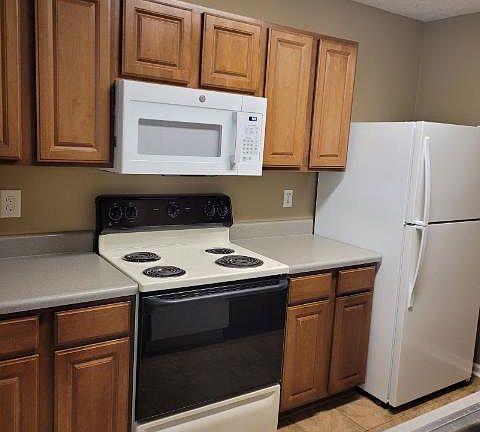 2nd image of 8344 Carlington Ln