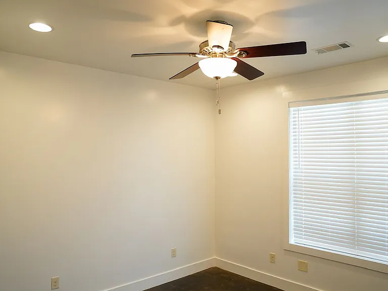Beverly Townhomes — Photo 20