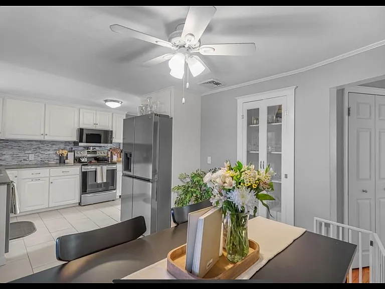 55 Columbia Ave — Photo 2