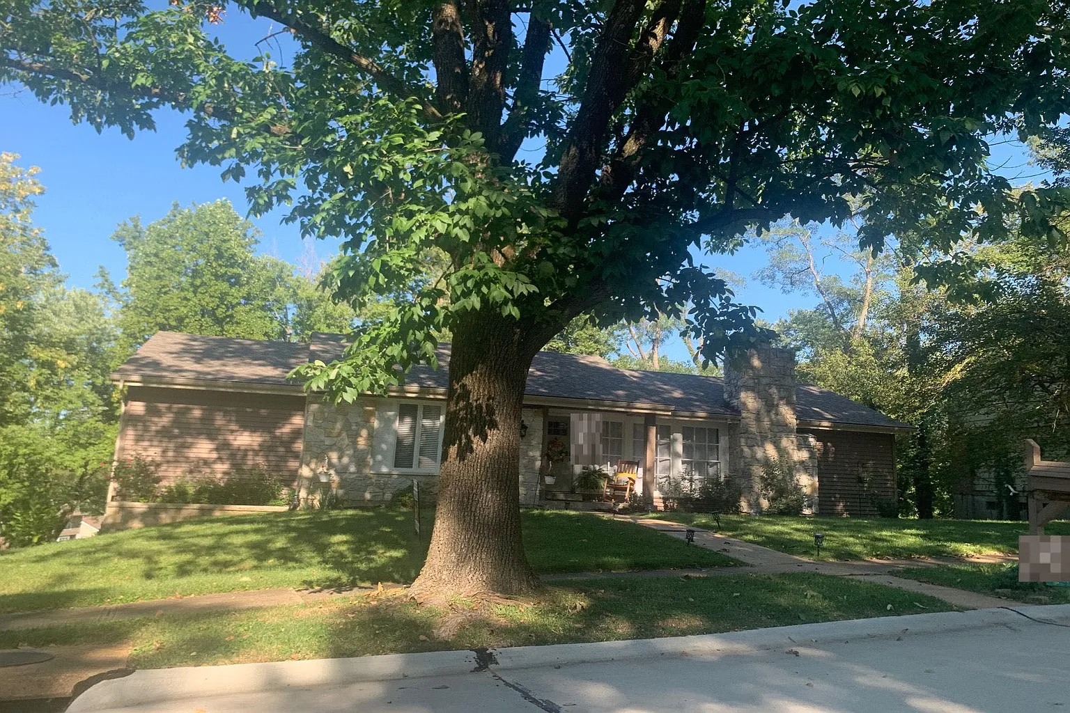 900 Dinard Dr photo 1