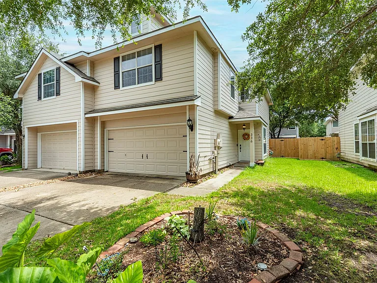 336 Capella Oaks Ln — Photo 1