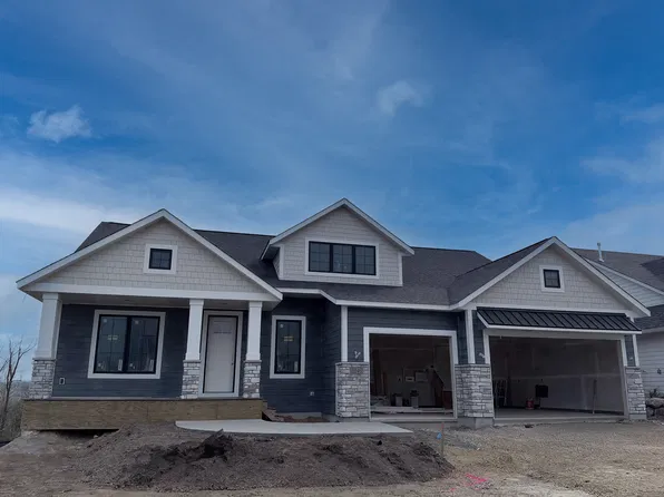 3749 Brookside Dr, Chaska, MN 55318