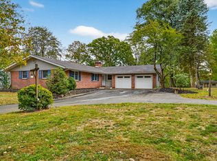 8612 Mohr Ln, Fogelsville, PA 18051