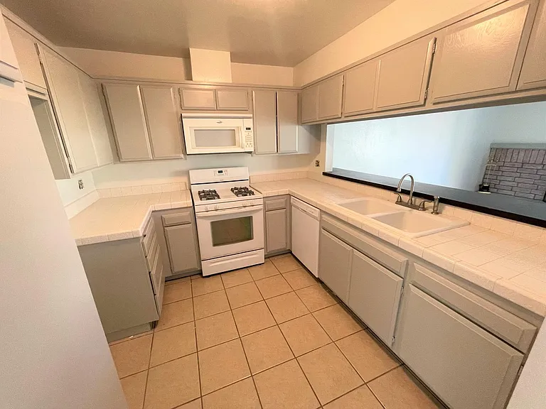 10428 Boulder Ct — Photo 9