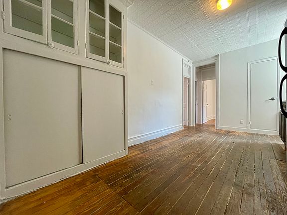 3rd image of 191 Grand St APT 20