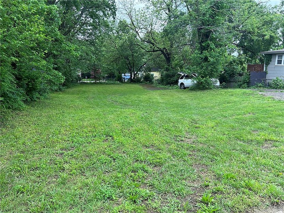 2nd image of 421 W Sea Ave
