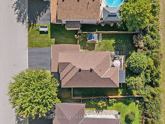 3rd image of 83 Comba Dr