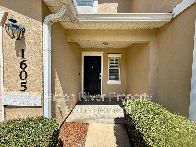 1500 Calming Water Dr — Photo 4