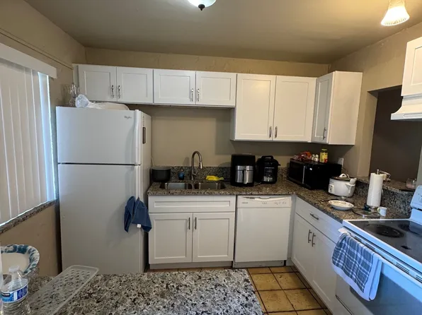 139 Sparrow Dr, Royal Palm Beach, FL