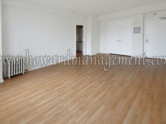 2nd image of 840 S Serrano Ave APT 303