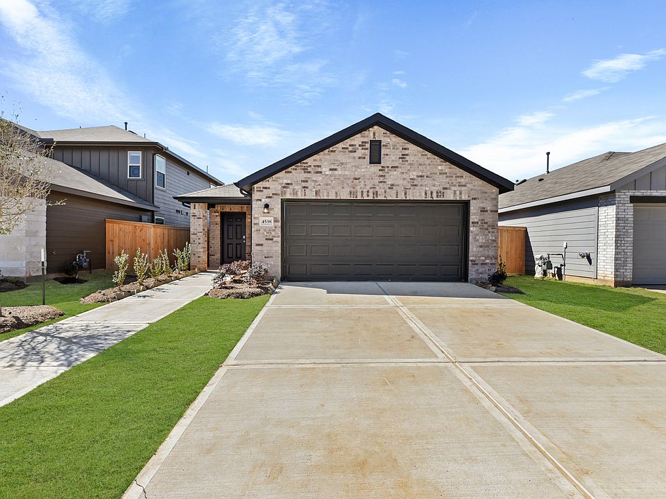 1st image of 4538 Pinehurst Trace Dr