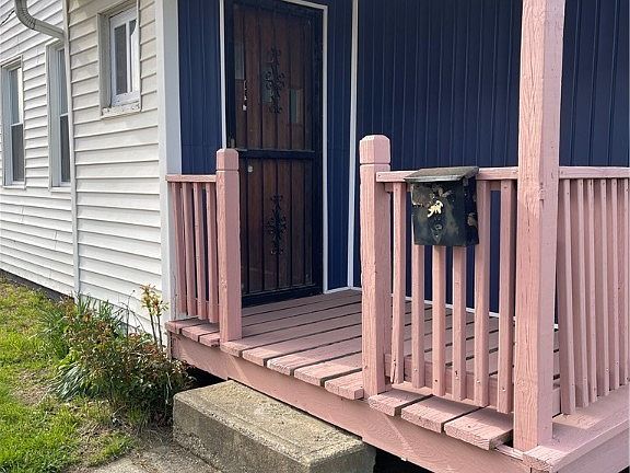 3rd image of 3222 W 52nd St