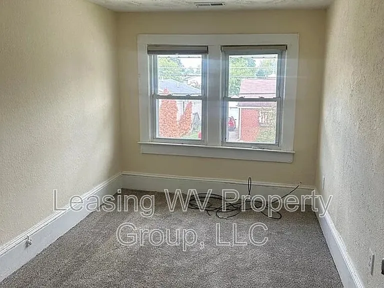 409 High School Ave — Photo 4